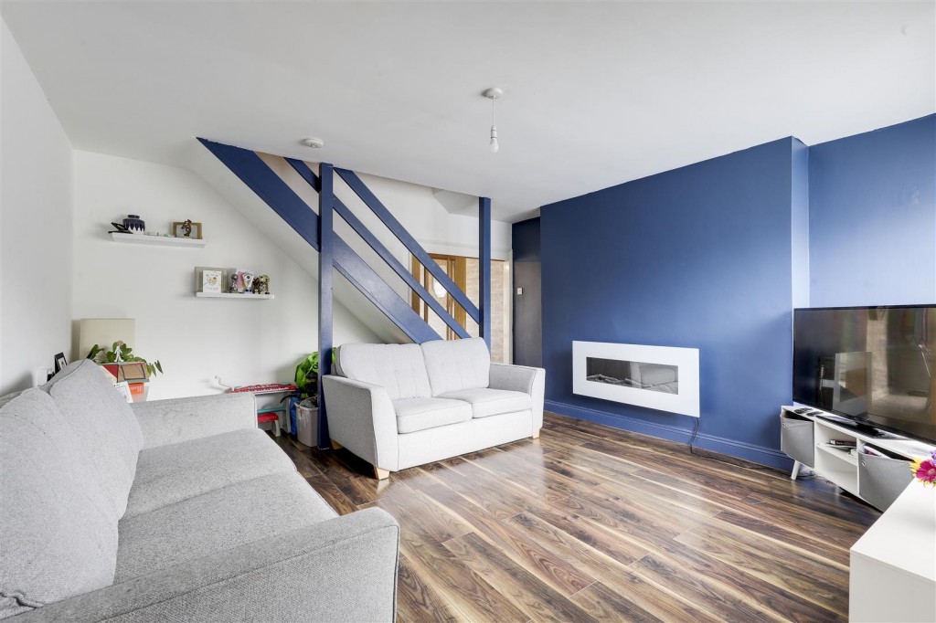 Surgeys Lane, Arnold, Nottinghamshire, NG5 8EP