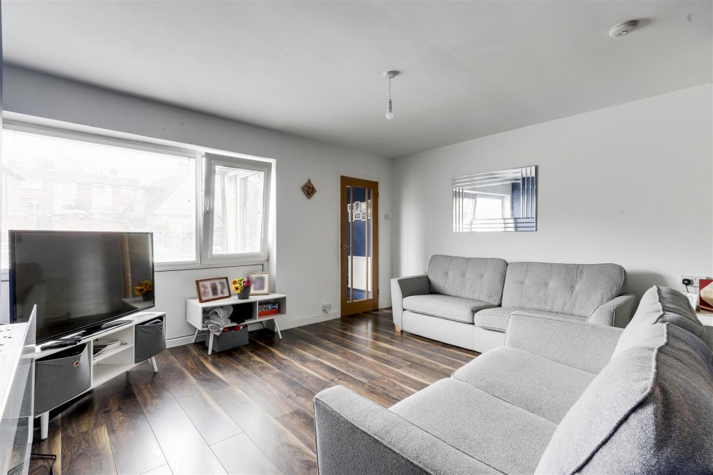 Surgeys Lane, Arnold, Nottinghamshire, NG5 8EP