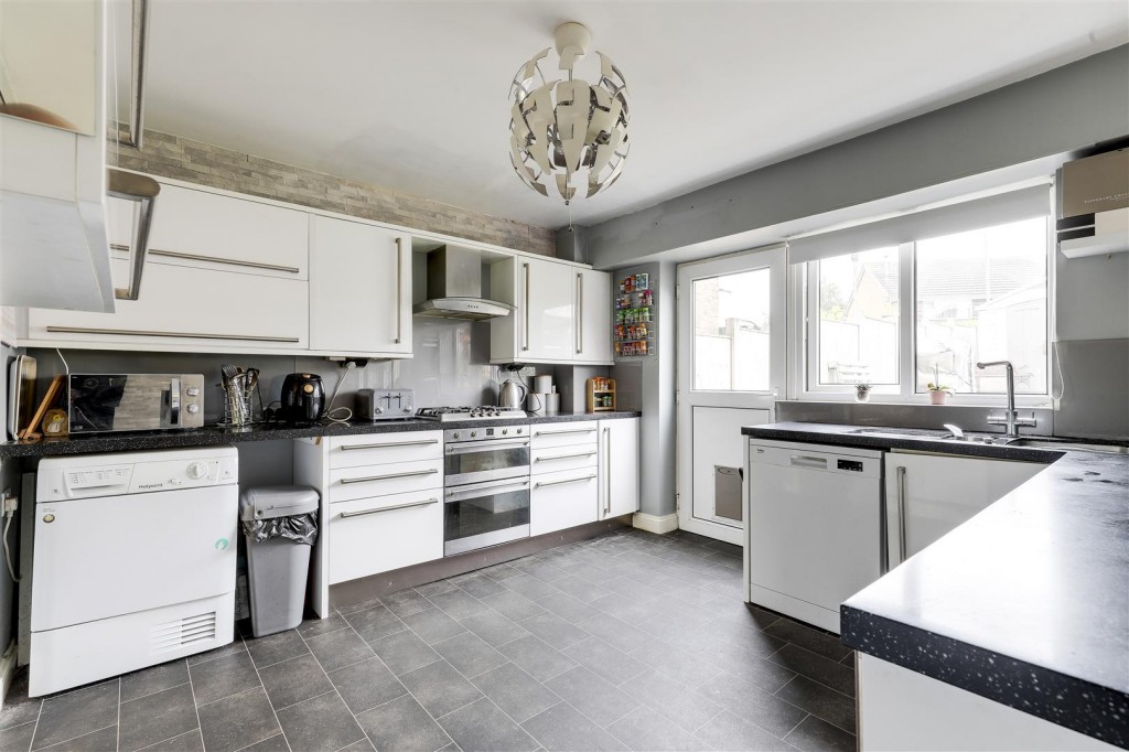 Surgeys Lane, Arnold, Nottinghamshire, NG5 8EP