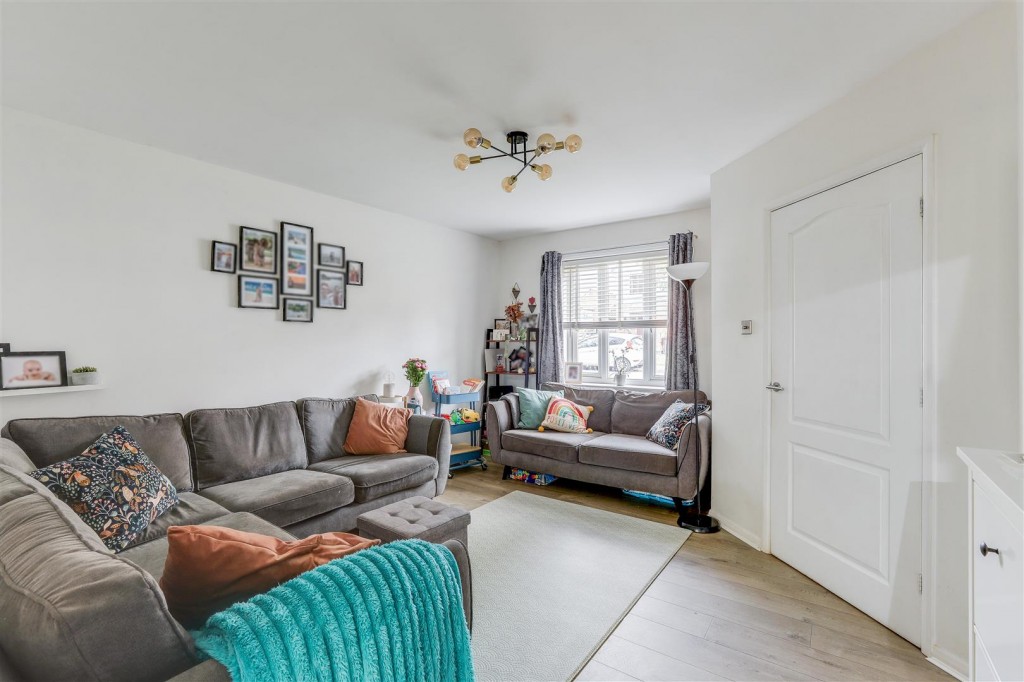 Leen Valley Way, Hucknall, Nottinghamshire, NG15 7QR