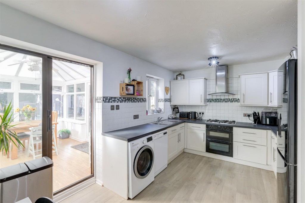 Leen Valley Way, Hucknall, Nottinghamshire, NG15 7QR