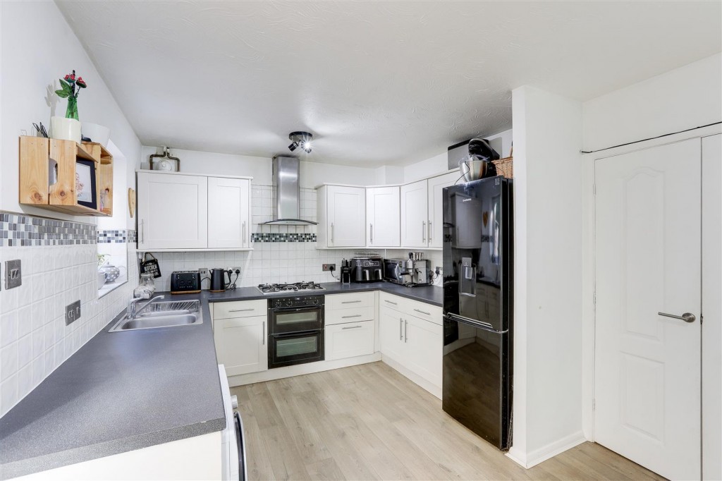 Leen Valley Way, Hucknall, Nottinghamshire, NG15 7QR