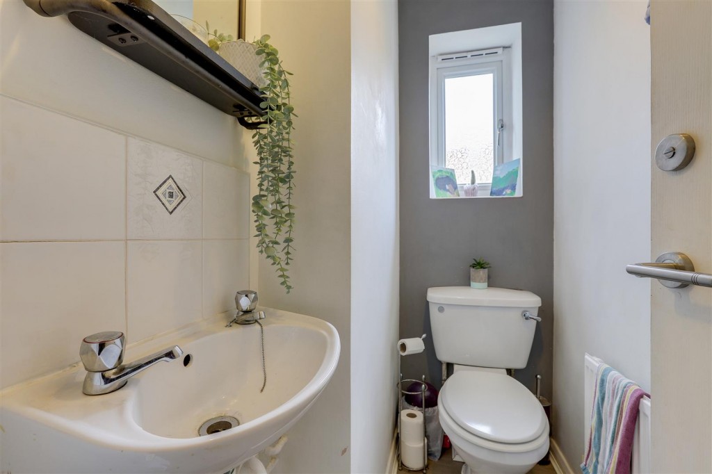 Leen Valley Way, Hucknall, Nottinghamshire, NG15 7QR