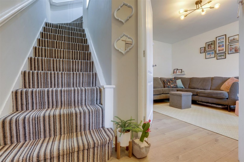 Leen Valley Way, Hucknall, Nottinghamshire, NG15 7QR