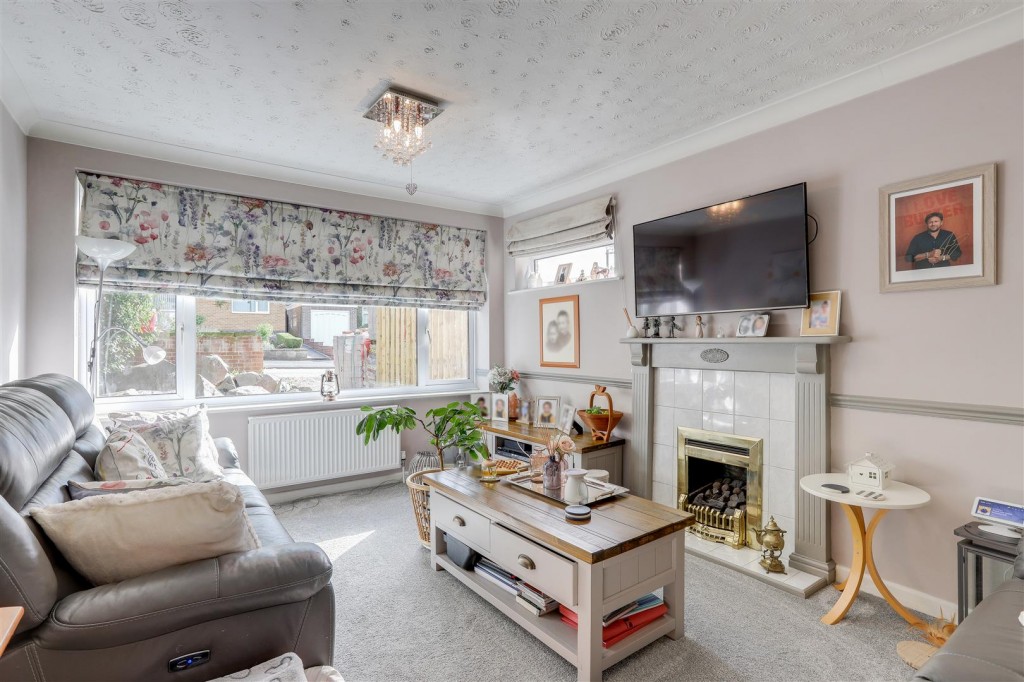 Weaverthorpe Road, Woodthorpe, Nottinghamshire, NG5 4PU