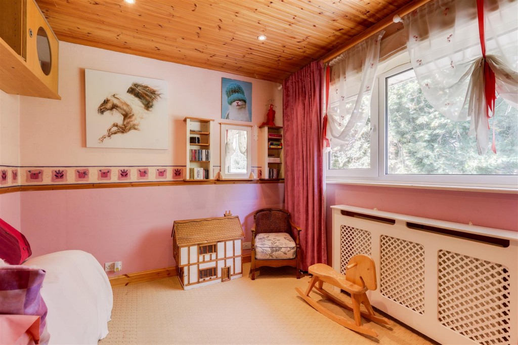 Weaverthorpe Road, Woodthorpe, Nottinghamshire, NG5 4PU