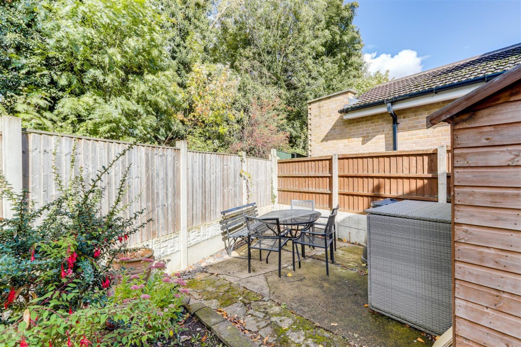 Weaverthorpe Road, Woodthorpe, Nottinghamshire, NG5 4PU