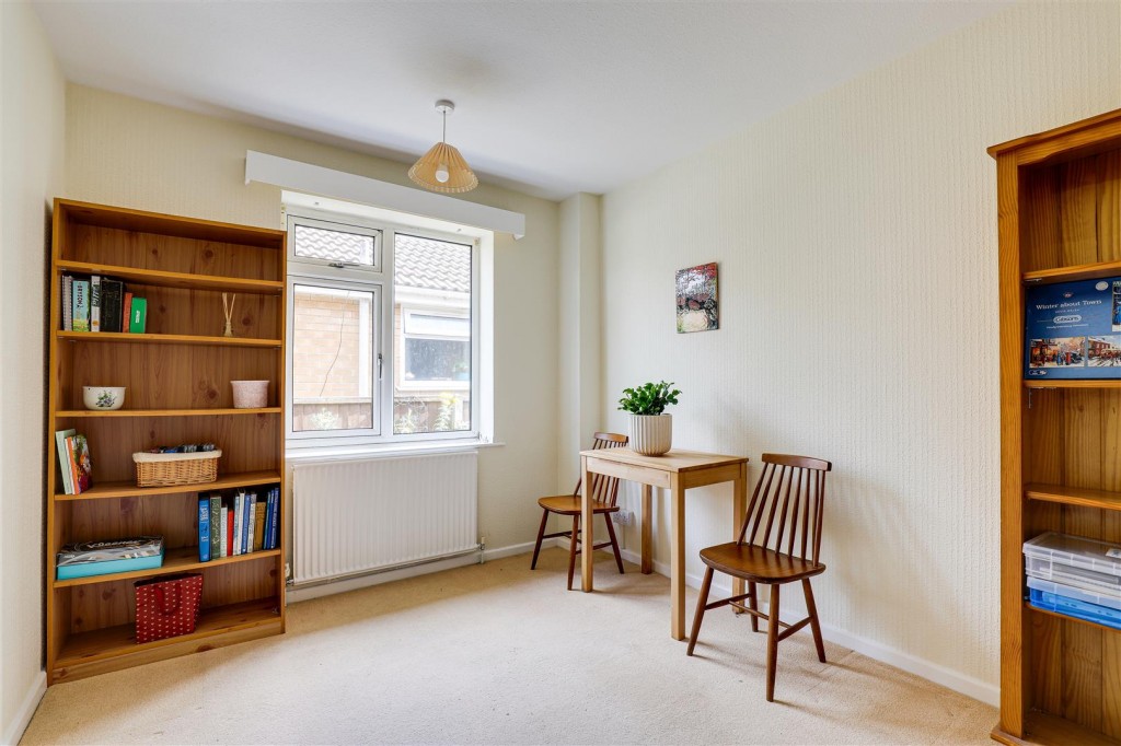 Leslie Grove, Calverton, Nottinghamshire, NG14 6GL