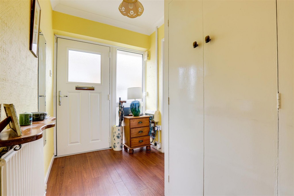 Leslie Grove, Calverton, Nottinghamshire, NG14 6GL