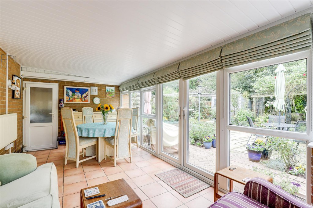 Leslie Grove, Calverton, Nottinghamshire, NG14 6GL