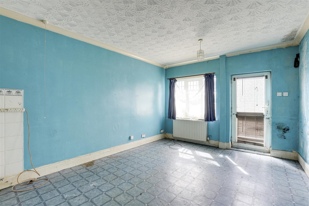 Garden Road, Hucknall, Nottinghamshire, NG15 6LH