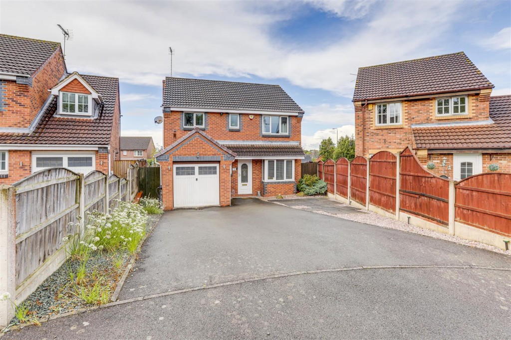 Stoppard Close, Ilkeston, Derbyshire, DE7 9JL