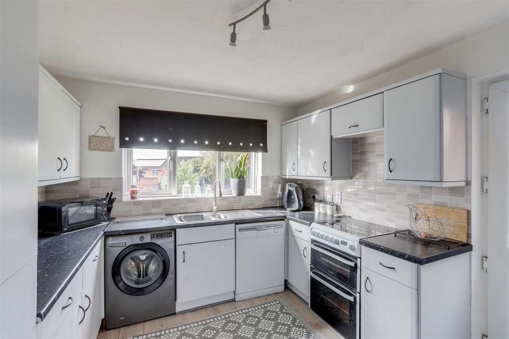 Stoppard Close, Ilkeston, Derbyshire, DE7 9JL