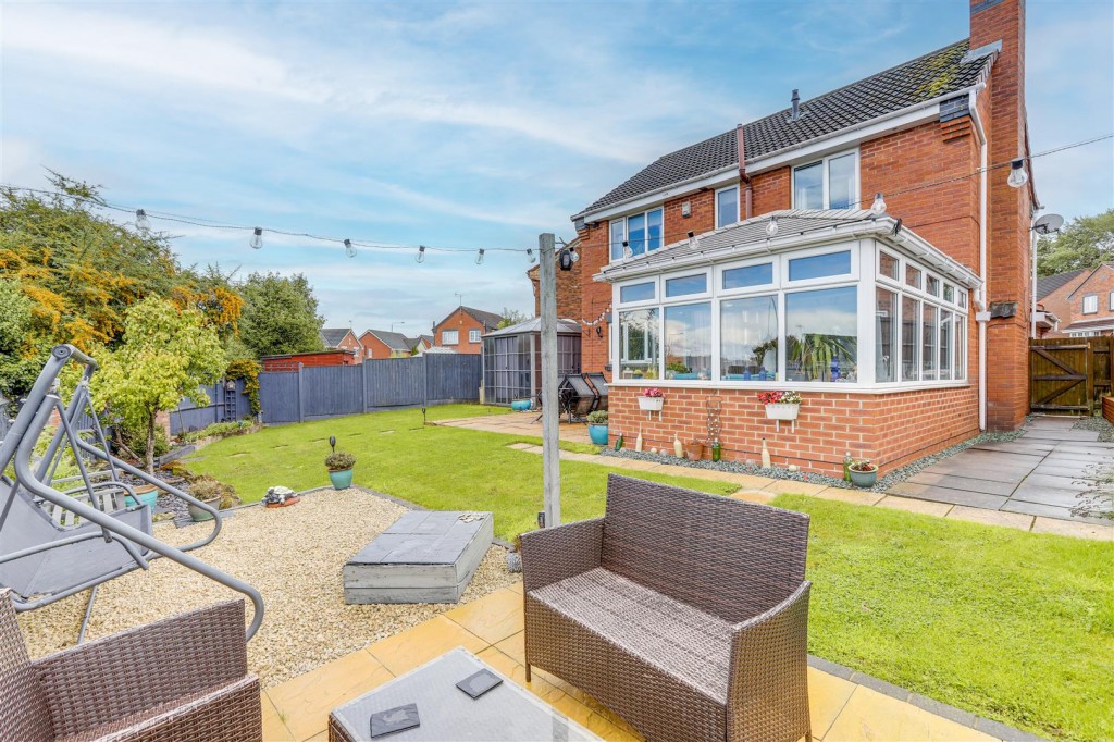 Stoppard Close, Ilkeston, Derbyshire, DE7 9JL