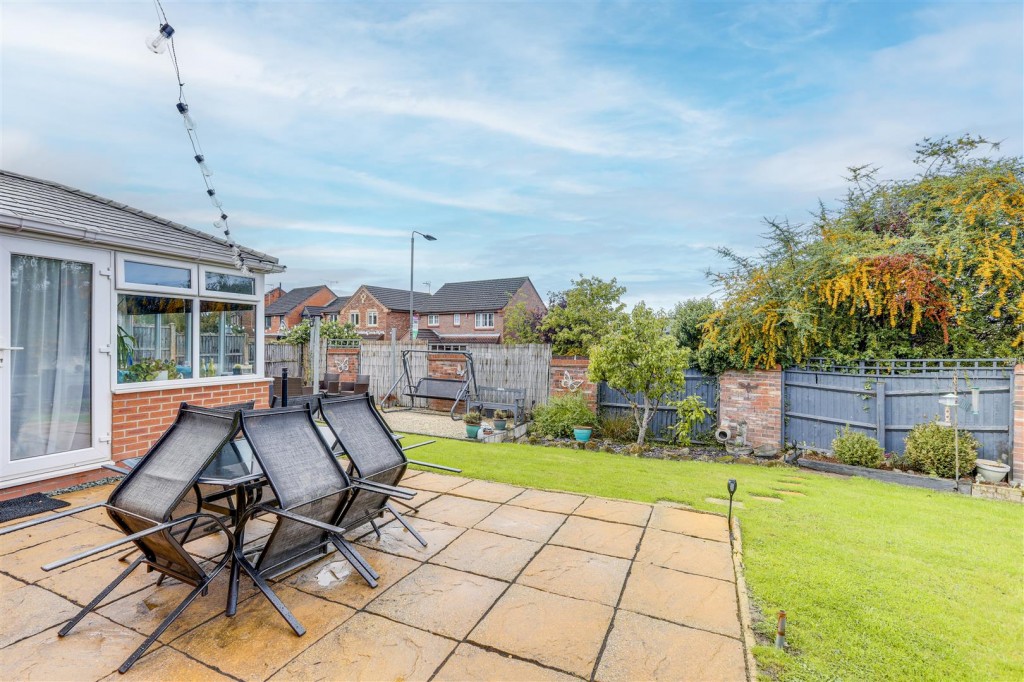 Stoppard Close, Ilkeston, Derbyshire, DE7 9JL