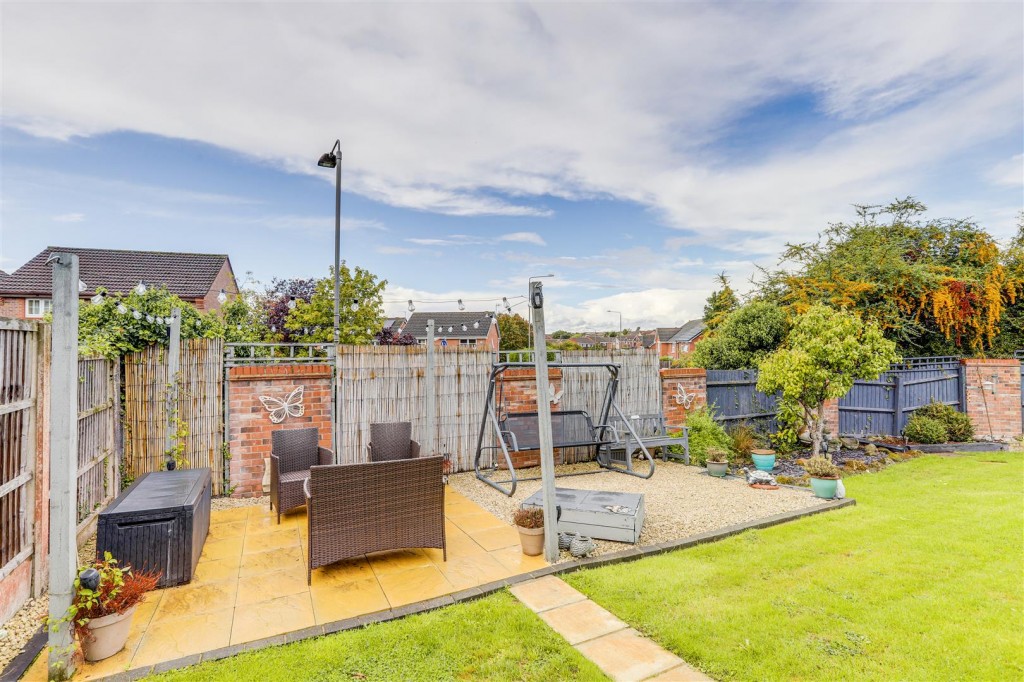 Stoppard Close, Ilkeston, Derbyshire, DE7 9JL