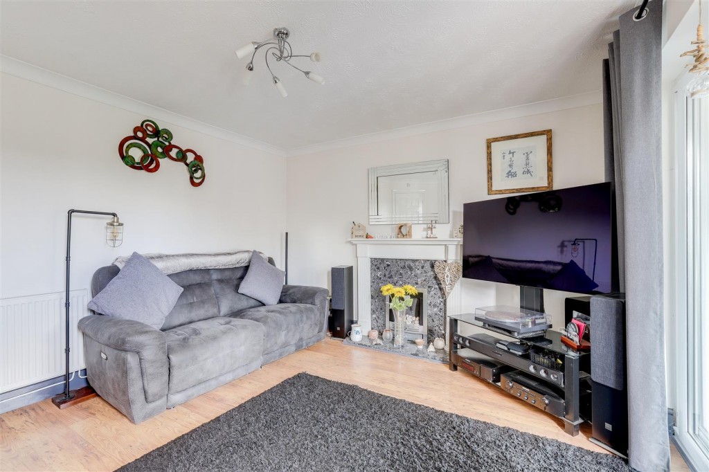 Stoppard Close, Ilkeston, Derbyshire, DE7 9JL