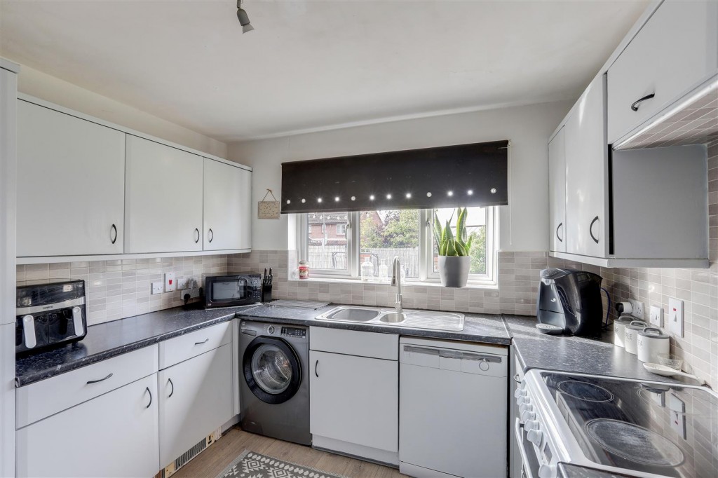 Stoppard Close, Ilkeston, Derbyshire, DE7 9JL