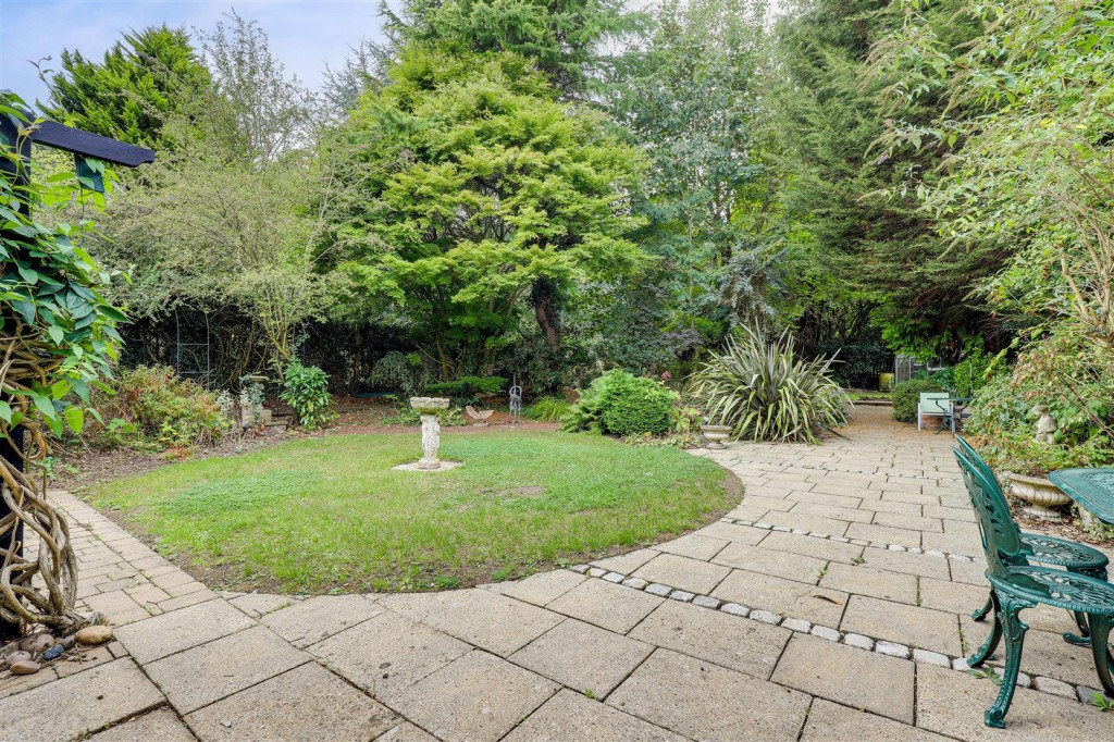 Nottingham Road, Burton Joyce, Nottinghamshire, NG14 7AP