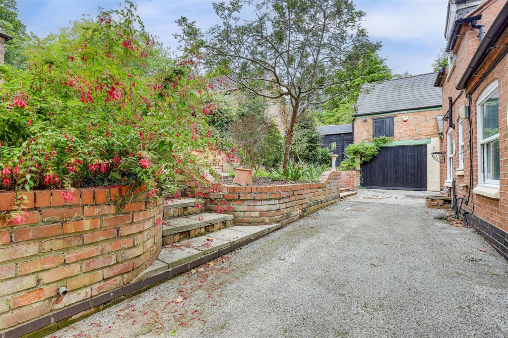 Nottingham Road, Burton Joyce, Nottinghamshire, NG14 7AP