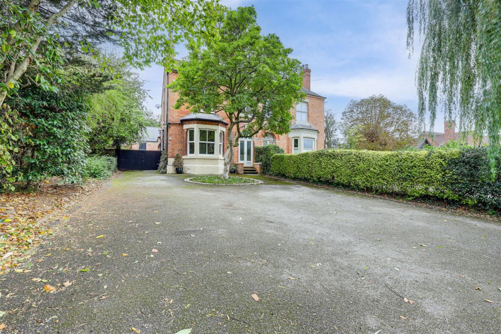 Nottingham Road, Burton Joyce, Nottinghamshire, NG14 7AP