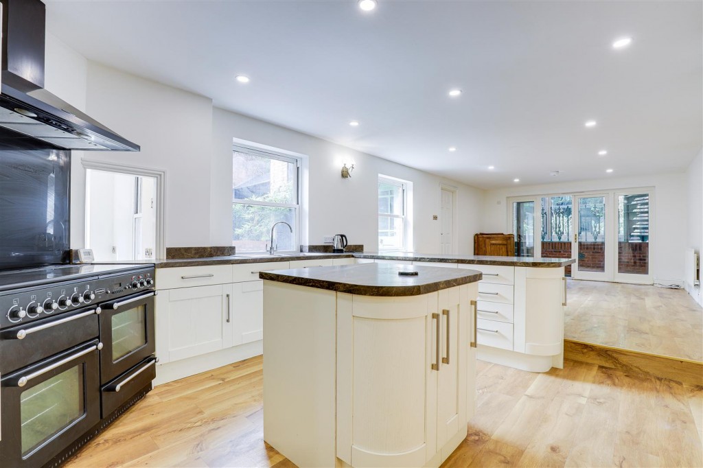 Nottingham Road, Burton Joyce, Nottinghamshire, NG14 7AP