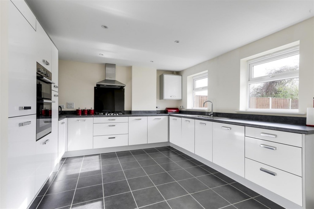 Kestrel Grove, Hucknall, Nottinghamshire, NG15 6UU