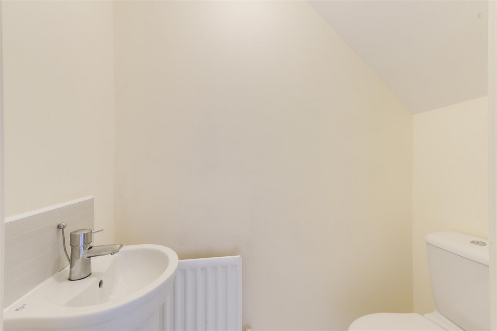 Kestrel Grove, Hucknall, Nottinghamshire, NG15 6UU