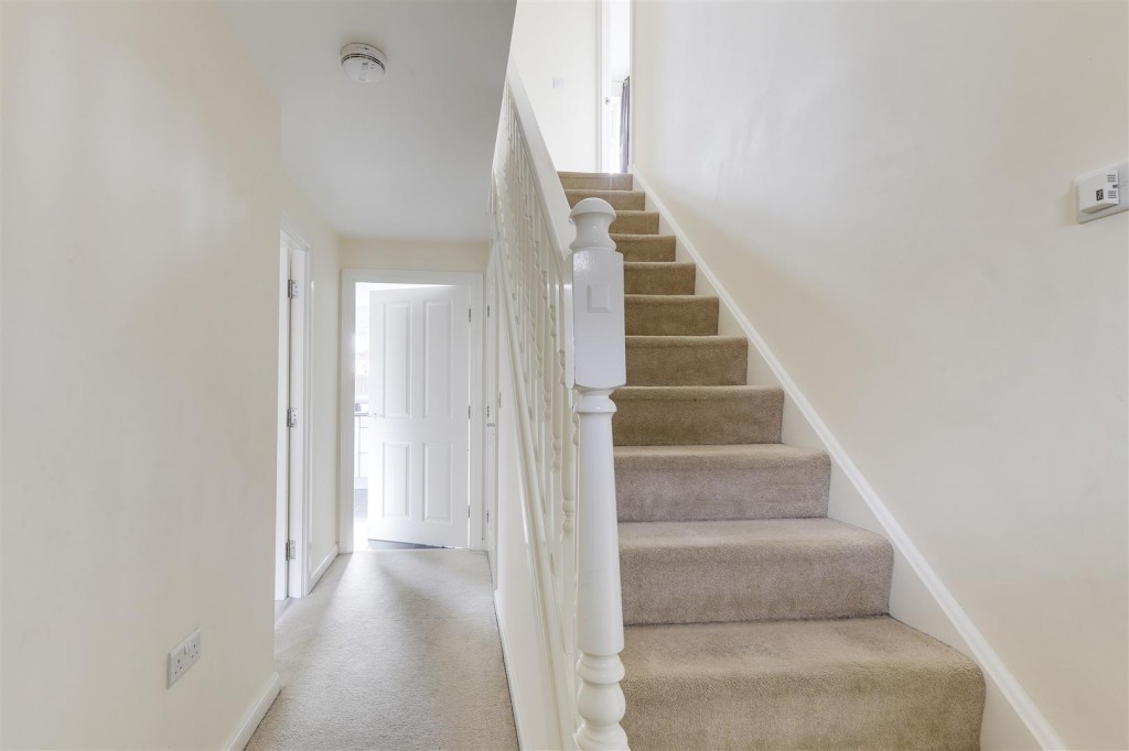 Kestrel Grove, Hucknall, Nottinghamshire, NG15 6UU