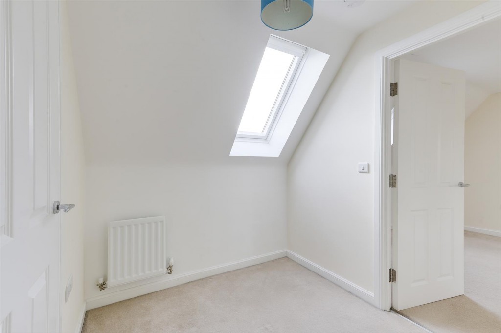 Kestrel Grove, Hucknall, Nottinghamshire, NG15 6UU