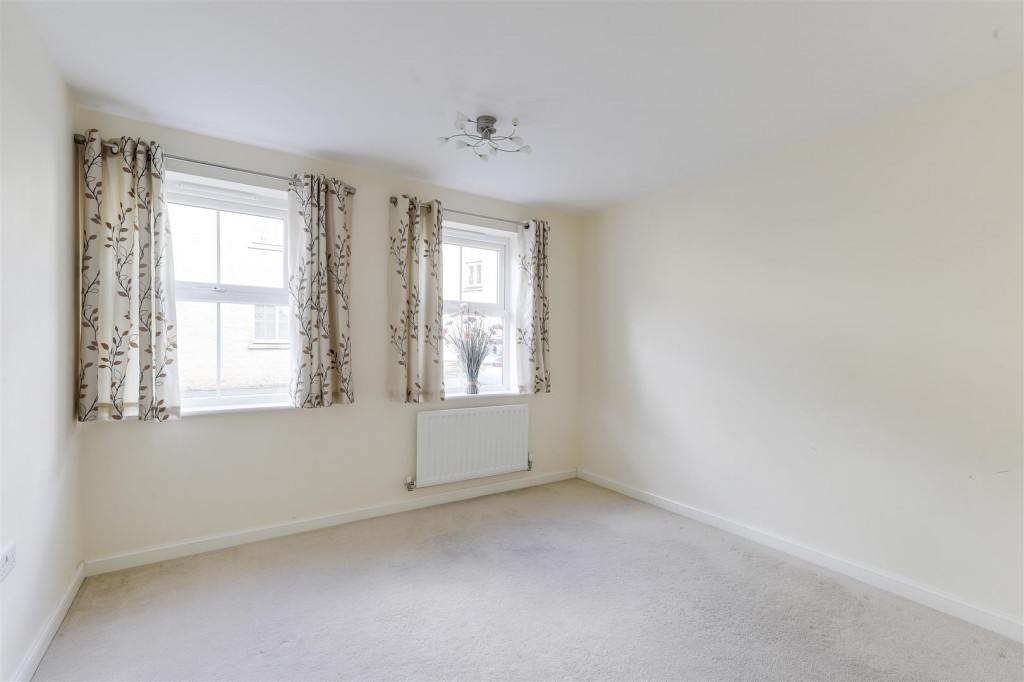 Kestrel Grove, Hucknall, Nottinghamshire, NG15 6UU