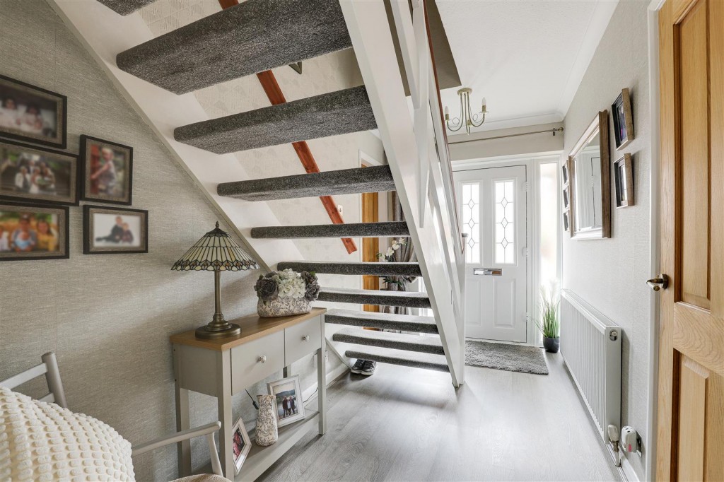 Cross Street, Arnold, Nottinghamshire, NG5 7BY