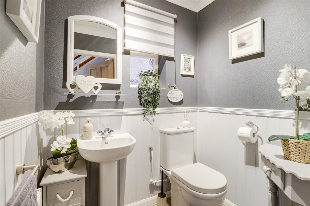 Cross Street, Arnold, Nottinghamshire, NG5 7BY