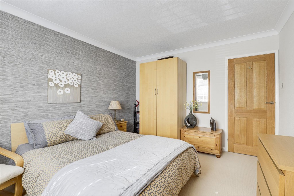 Cross Street, Arnold, Nottinghamshire, NG5 7BY