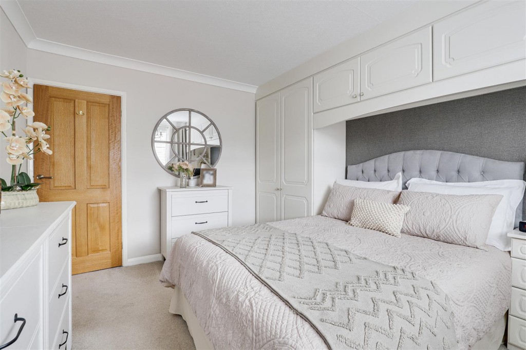 Cross Street, Arnold, Nottinghamshire, NG5 7BY