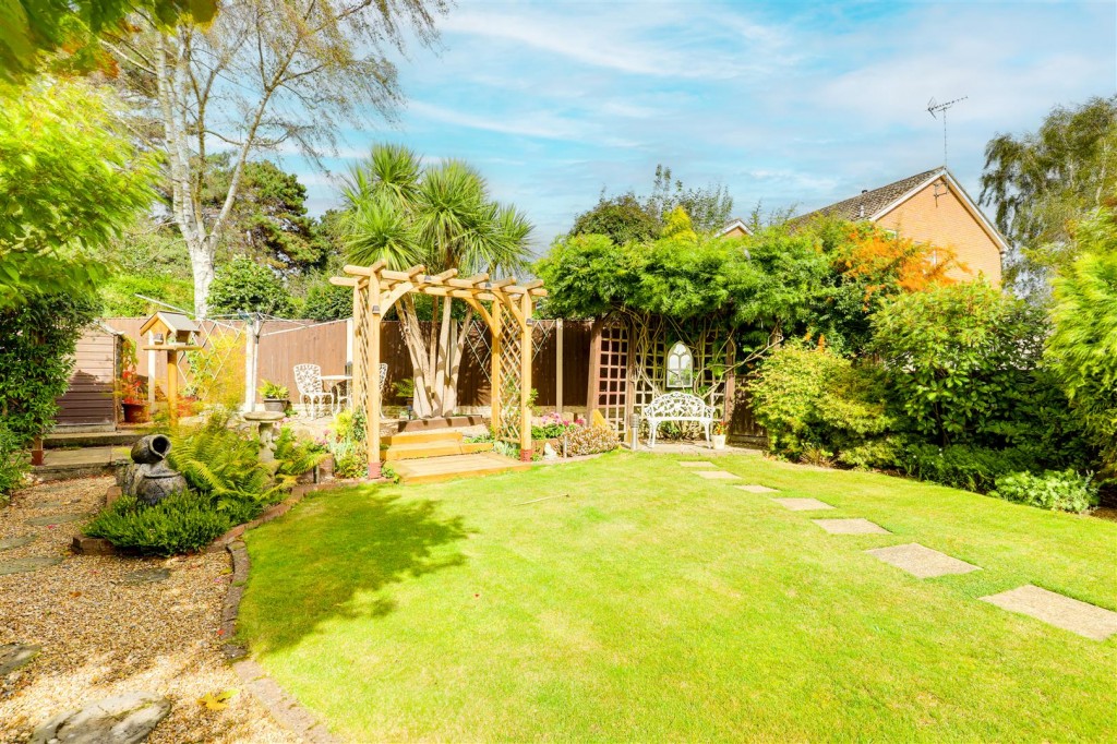 Cross Street, Arnold, Nottinghamshire, NG5 7BY