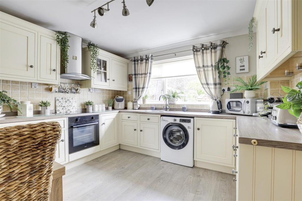 Cross Street, Arnold, Nottinghamshire, NG5 7BY