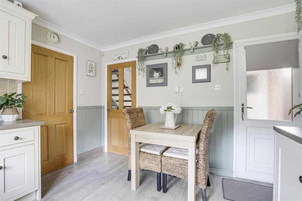 Cross Street, Arnold, Nottinghamshire, NG5 7BY