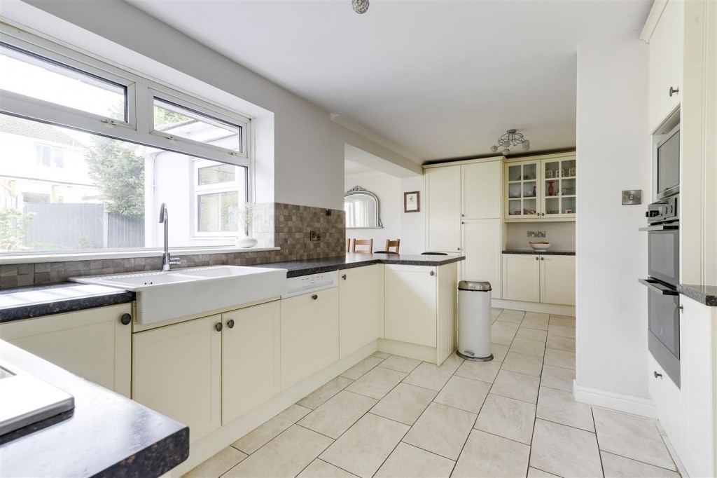 Canver Close, Nottingham, Nottinghamshire, NG8 4HE