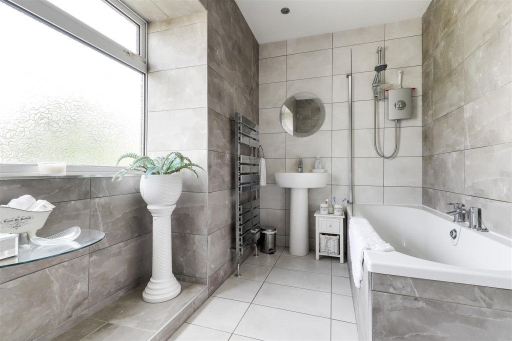 Canver Close, Nottingham, Nottinghamshire, NG8 4HE