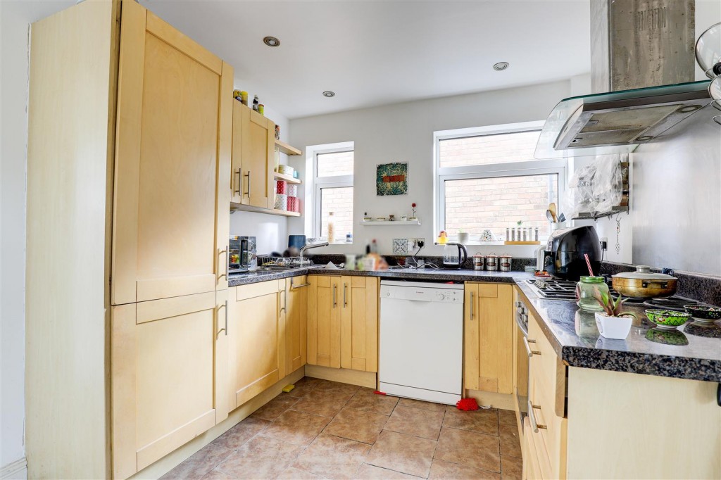 Palmer Crescent, Carlton, Nottinghamshire, NG4 1ER