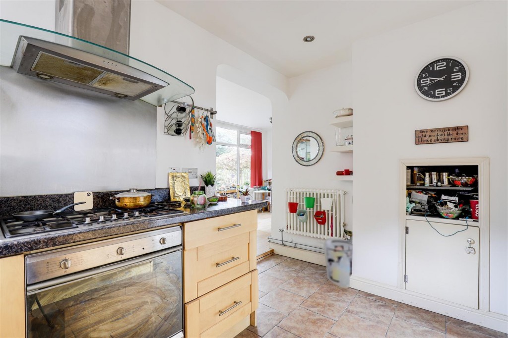 Palmer Crescent, Carlton, Nottinghamshire, NG4 1ER