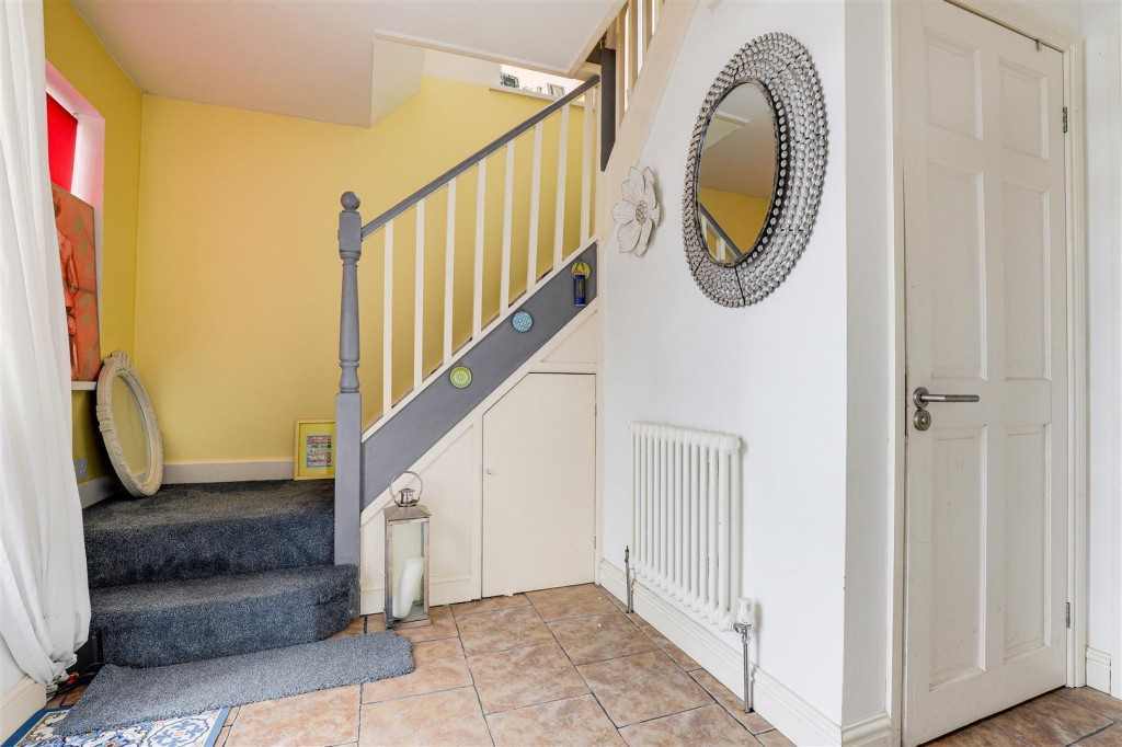 Palmer Crescent, Carlton, Nottinghamshire, NG4 1ER