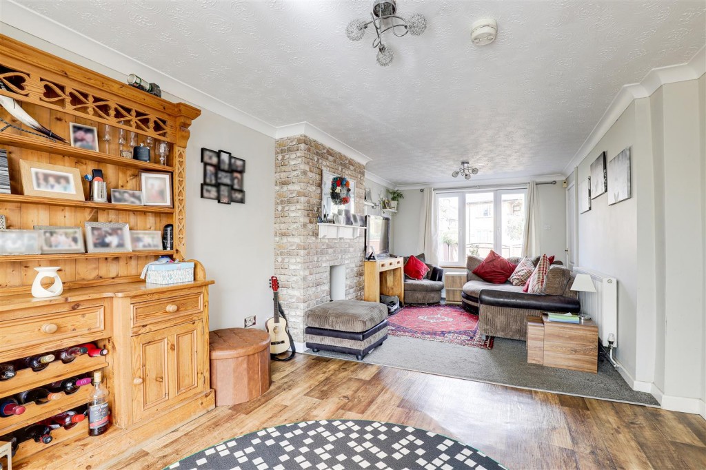 Mildenhall Crescent, Bestwood Park, Nottinghamshire, NG5 5RP