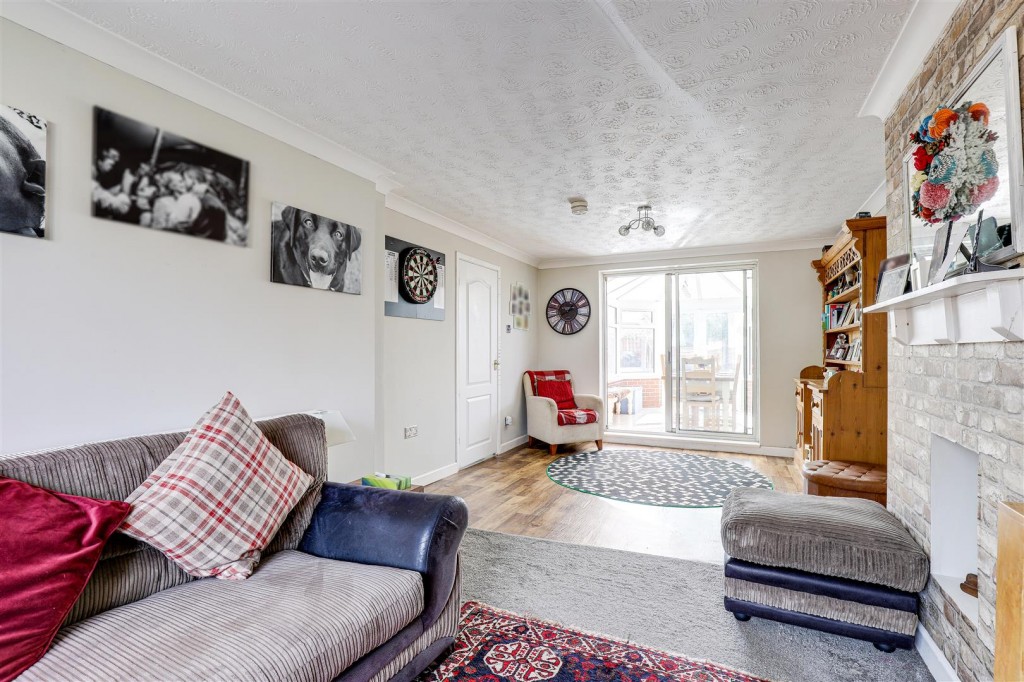 Mildenhall Crescent, Bestwood Park, Nottinghamshire, NG5 5RP