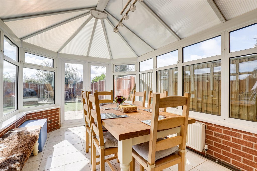 Mildenhall Crescent, Bestwood Park, Nottinghamshire, NG5 5RP