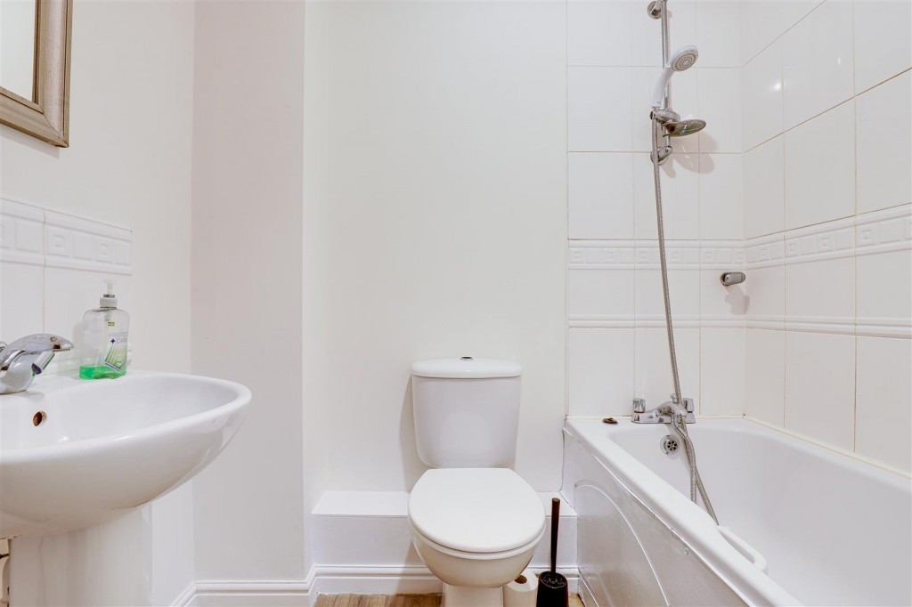 Emperor Close, Carrington, Nottinghamshire, NG5 1QR