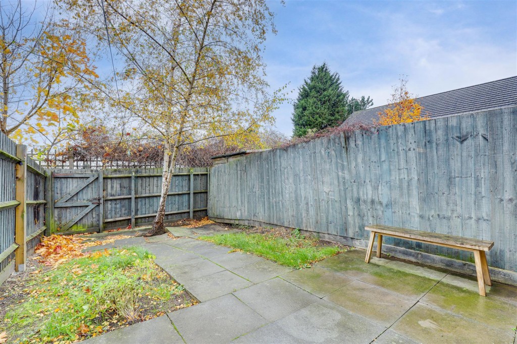 Emperor Close, Carrington, Nottinghamshire, NG5 1QR