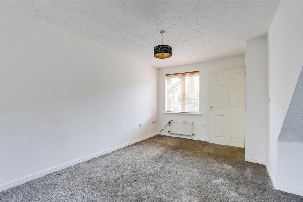 Emperor Close, Carrington, Nottinghamshire, NG5 1QR