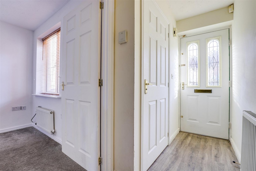 Emperor Close, Carrington, Nottinghamshire, NG5 1QR